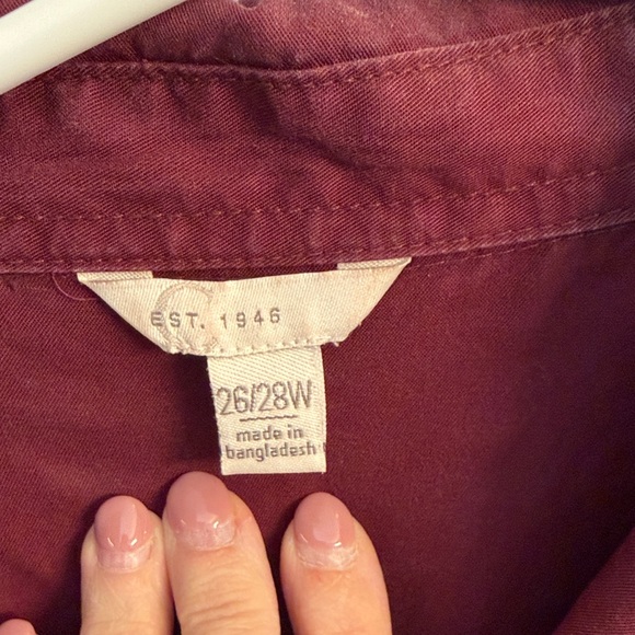 Button-Front Sleeveless Utility Tunic Vest in Deep Wine - Picture 4 of 4